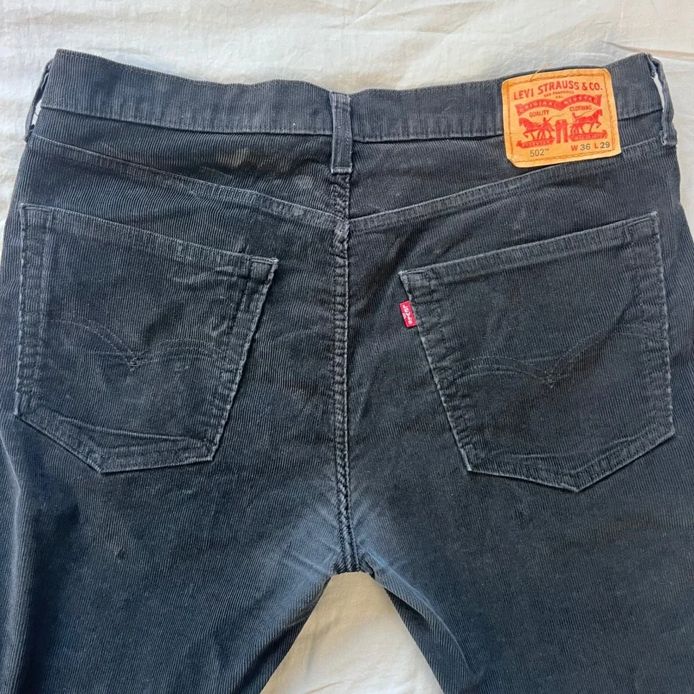 LEVI'S 502 Corduroy Pants Mens Size 36x29 Taper Fit‎ Dark Wash Cotton Blend